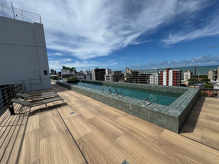 UM quarto em Manaíra e super varanda em andar alto AH705