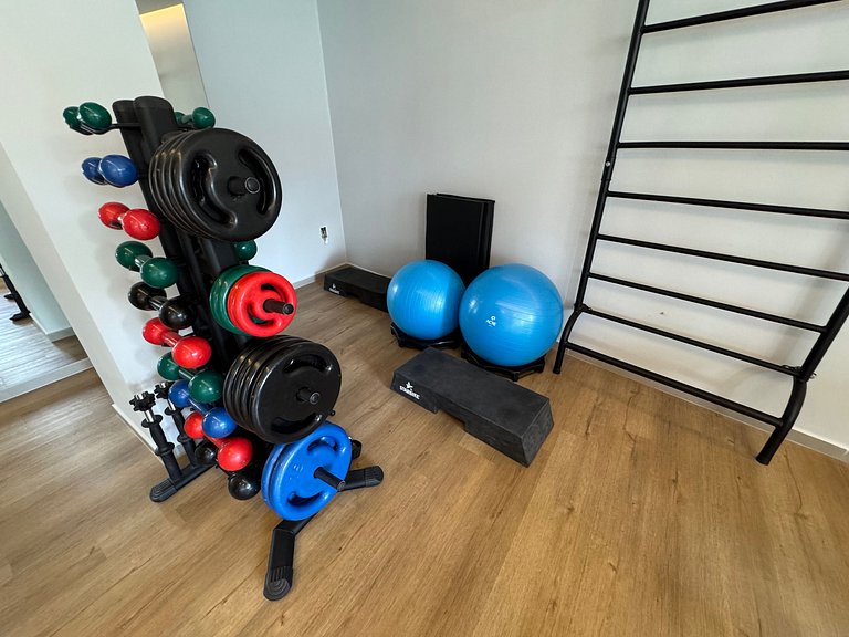 UM quarto em Manaíra e super varanda em andar alto AH705
