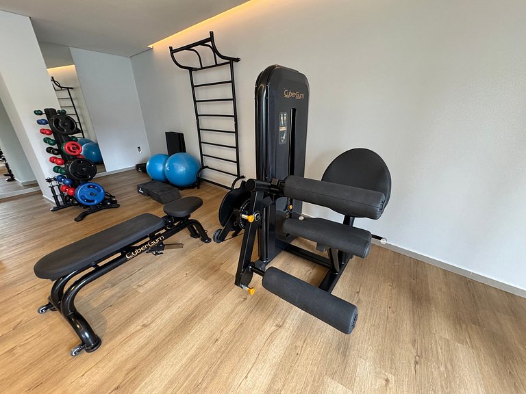 UM quarto em Manaíra e super varanda em andar alto AH705