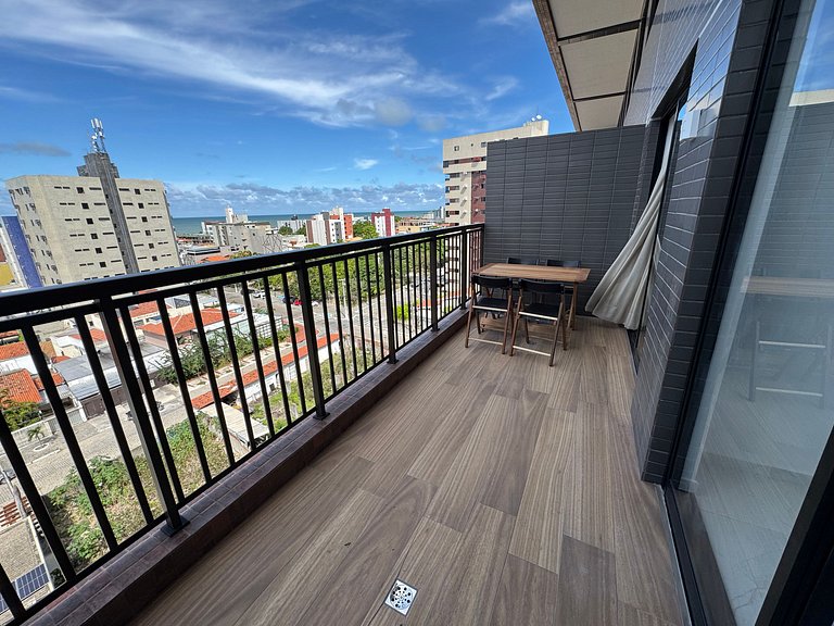 UM quarto em Manaíra e super varanda em andar alto AH705