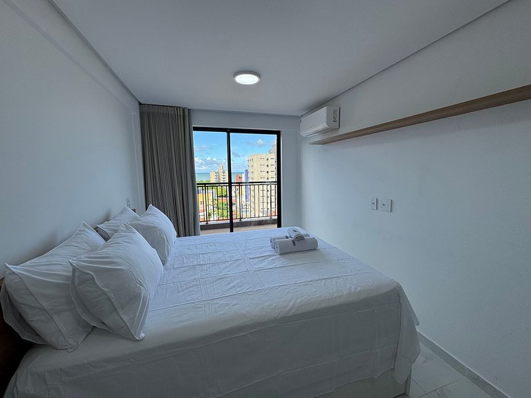UM quarto em Manaíra e super varanda em andar alto AH705