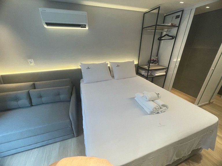 Flat beira-mar Cabo Branco com rooftop incrível AH215