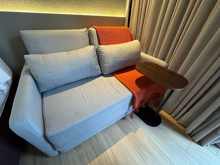 Flat Setai Cabo Branco beira-mar c/ varanda AHT12