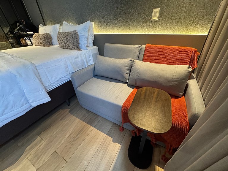 Flat Setai Cabo Branco beira-mar c/ varanda AHT12