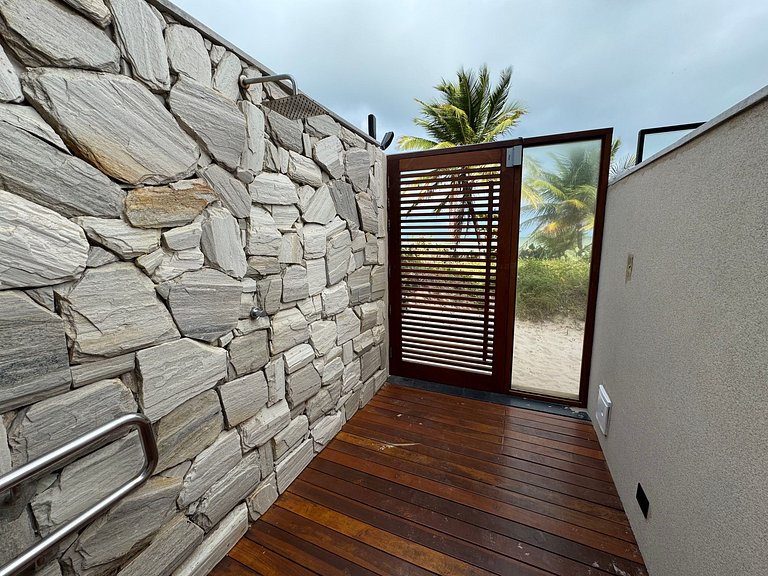 Flat beira-mar pé na areia com varanda AH 409