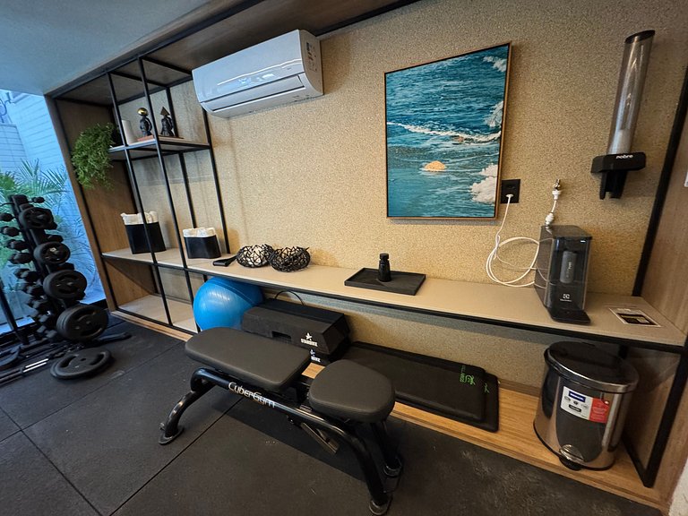 Flat beira-mar pé na areia com varanda AH 409