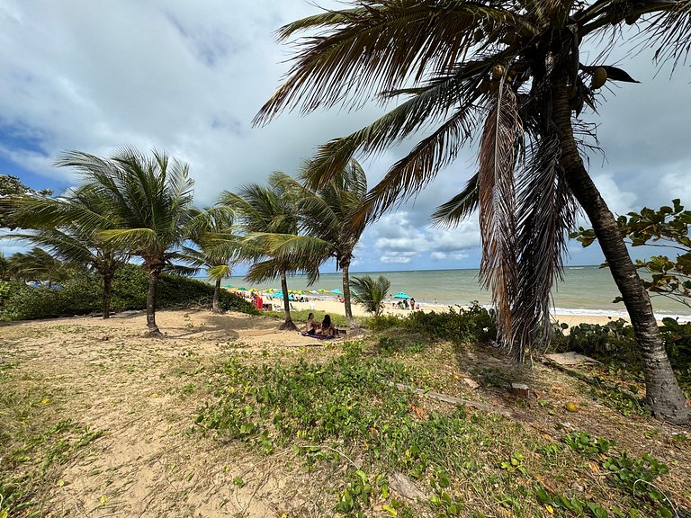 Flat beira-mar pé na areia com varanda AH 409