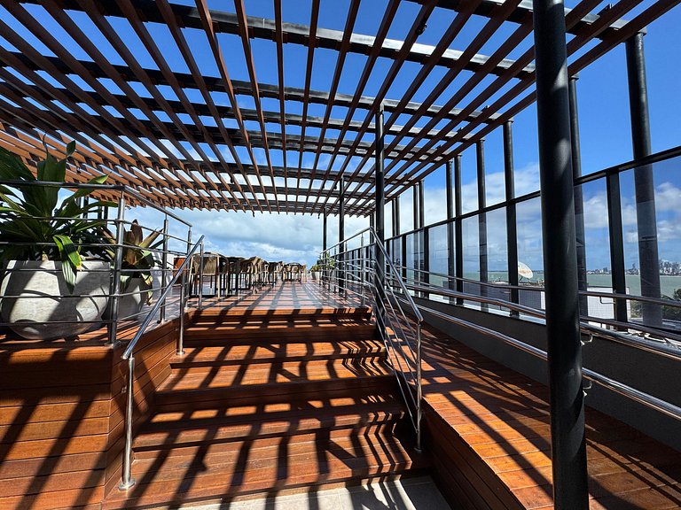 Flat beira-mar pé na areia com varanda AH 409