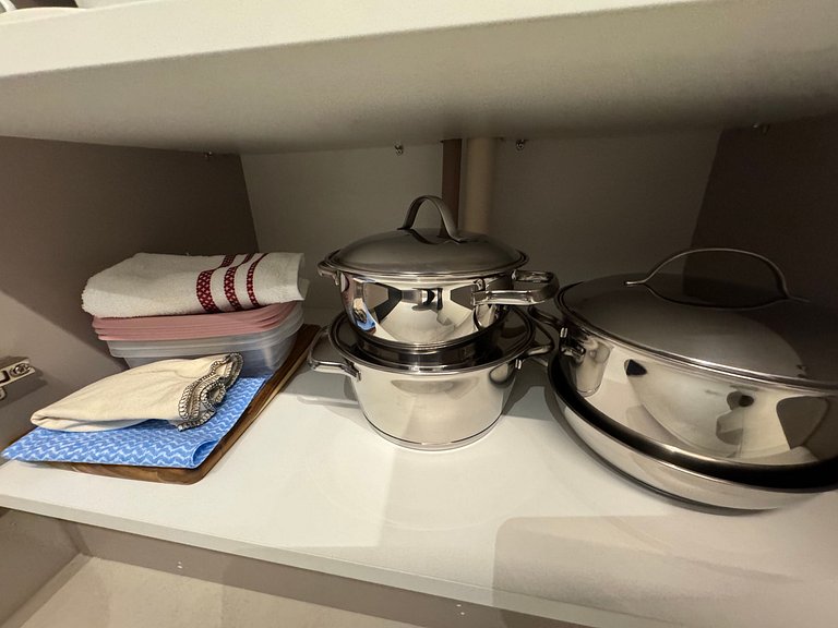 Flat beira-mar pé na areia com varanda AH 409