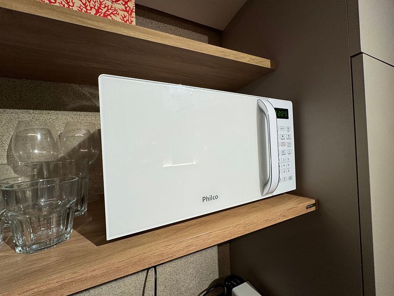 Flat beira-mar pé na areia com varanda AH 409