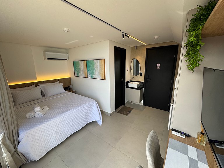 Flat beira-mar pé na areia com varanda AH 409