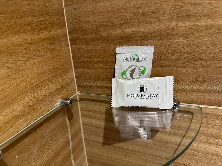 Flat beira-mar pé na areia com varanda AH 409