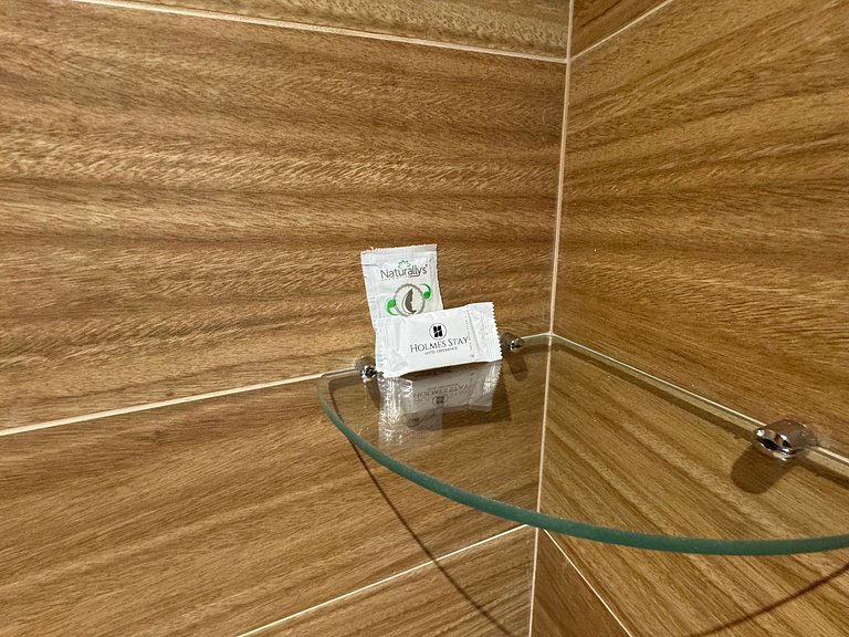 Flat beira-mar pé na areia com varanda AH 410