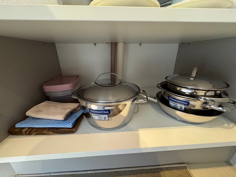 Flat beira-mar pé na areia com varanda AH 410