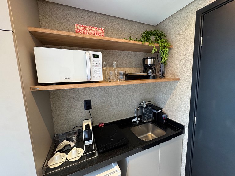 Flat beira-mar pé na areia com varanda AH 410