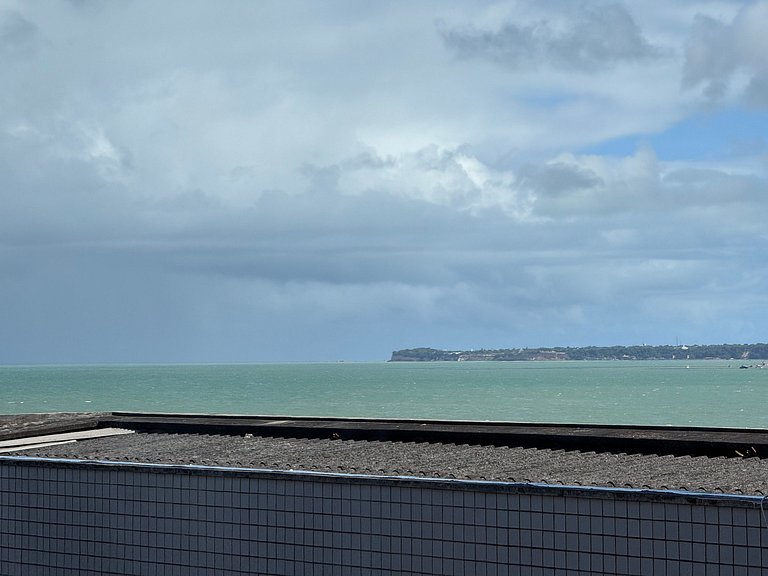 Flat beira-mar pé na areia com varanda AH 410