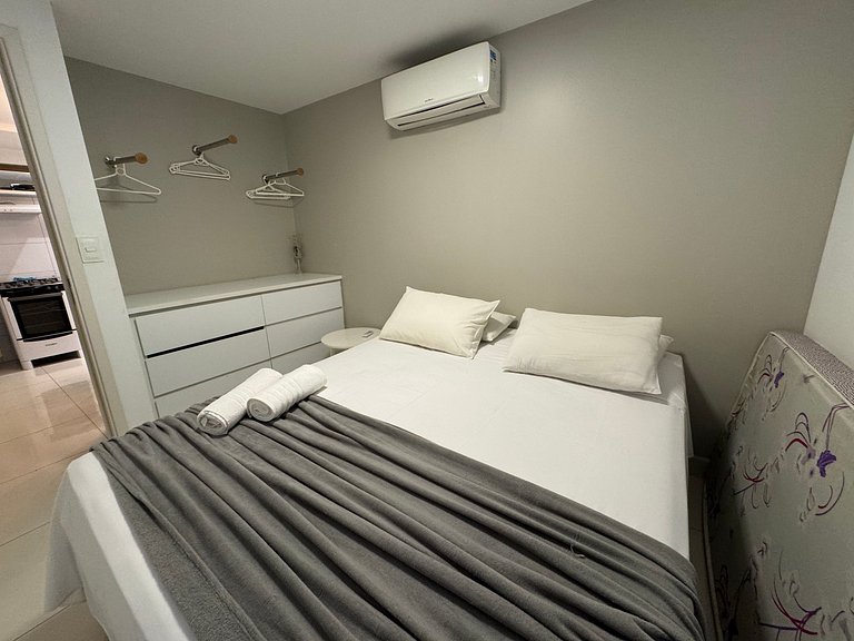 2 quartos com varanda em Manaíra AH206