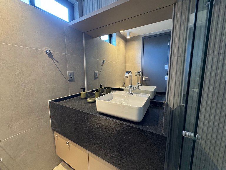 Flat de luxo completo em Tambau AQ214