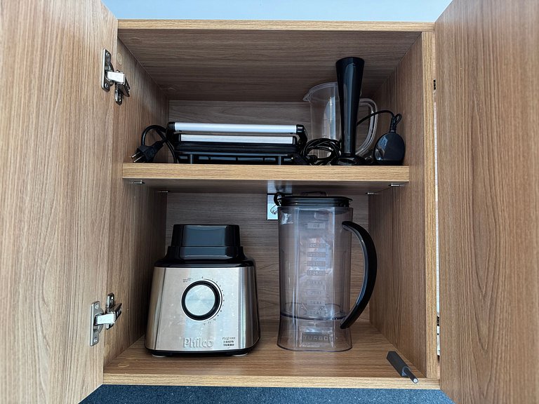 Flat com varanda no Acqua Tambau AQ407