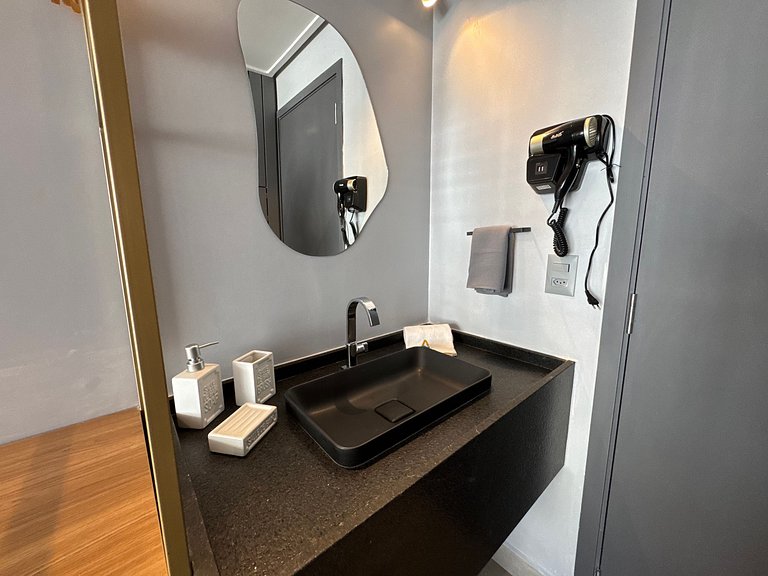 Flat de luxo com varanda no Acqua Tambau AQ4I5