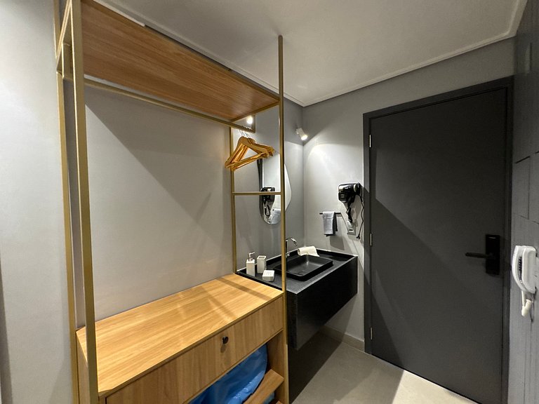 Flat de luxo com varanda em Tambau AQ415