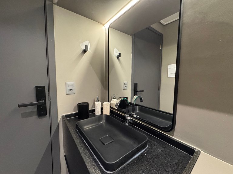 Flat de luxo térreo com terraço em Tambau AQT05