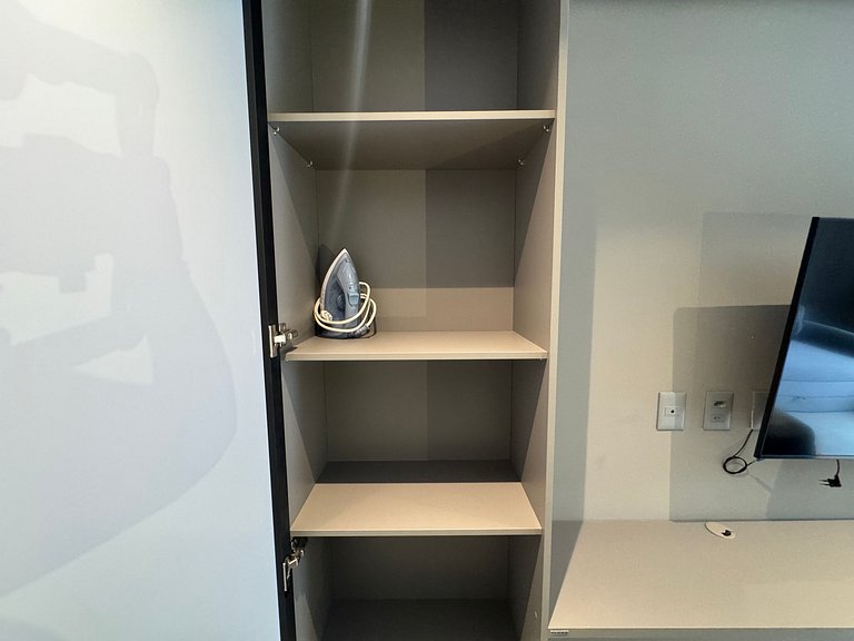 Flat de luxo térreo com terraço em Tambau AQT05