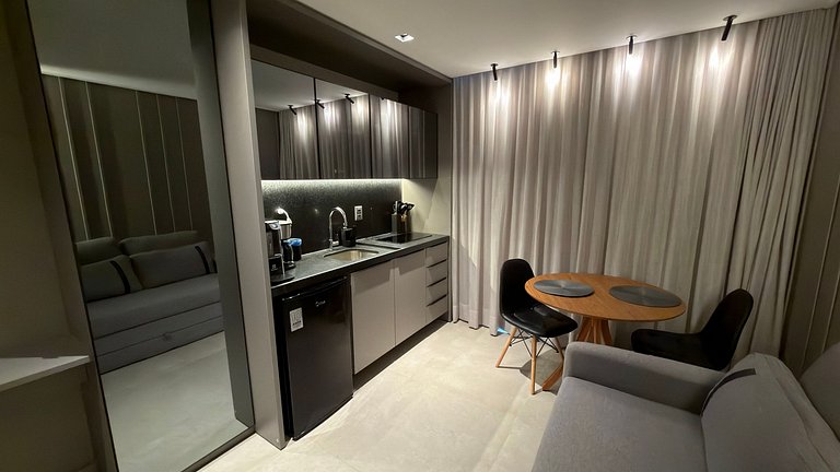 Flat de luxo térreo com terraço em Tambau AQT05