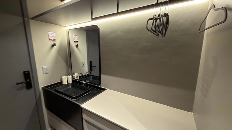 Flat térreo com terraço no Acqua Tambau AQTX5