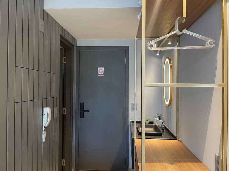 Flat de luxo com varanda no Acqua Tambau CD4XI