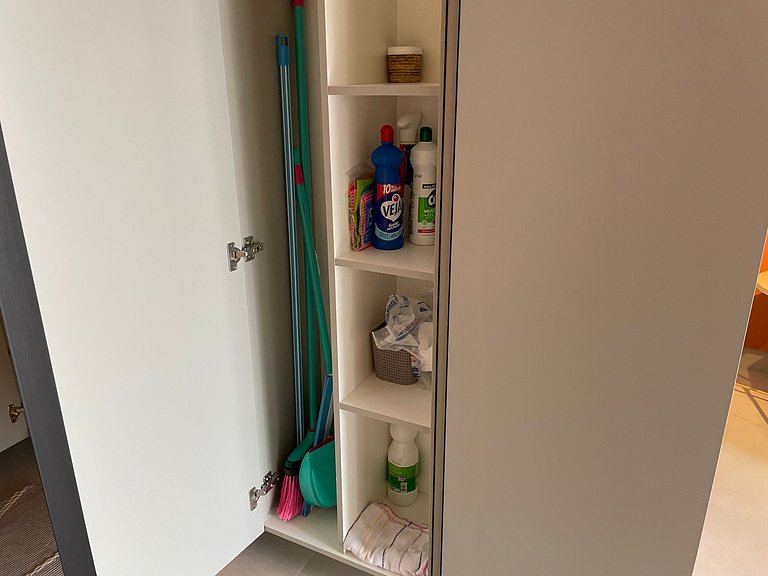 Flat com área de lazer e varanda no Caribessa