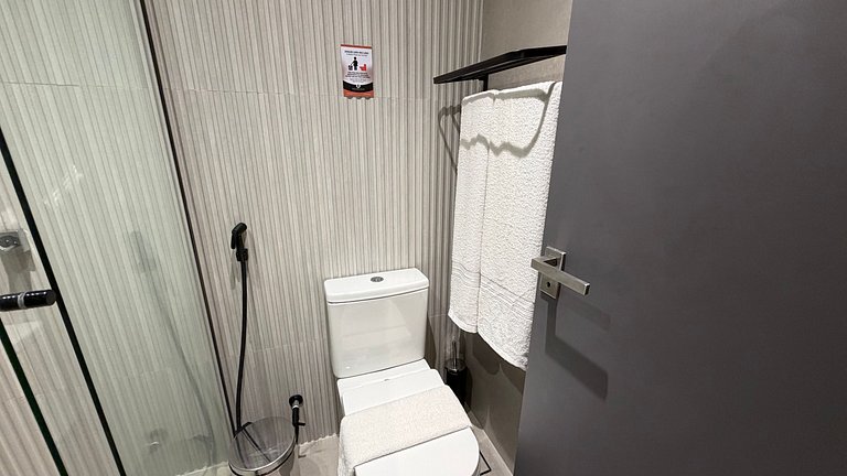 Flat térreo com terraço no Acqua Tambau AQTX3