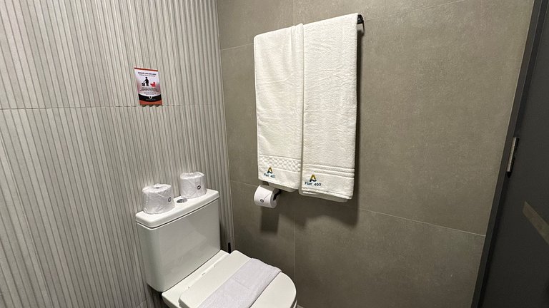 Flat de luxo com varanda no Acqua Tambau CD4X3